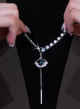 2025年新款潮秋冬银杏叶毛衣链