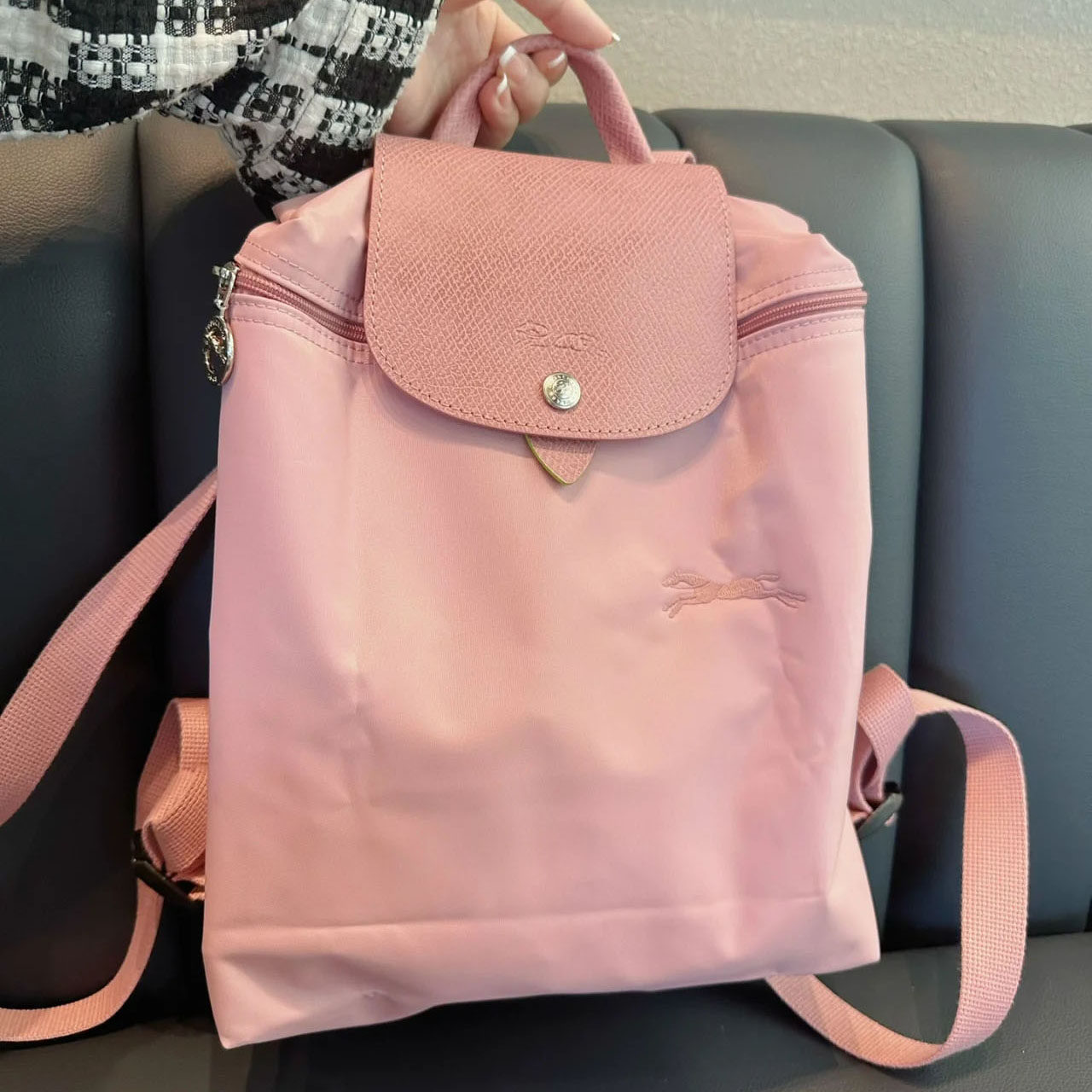  百都森双肩背包