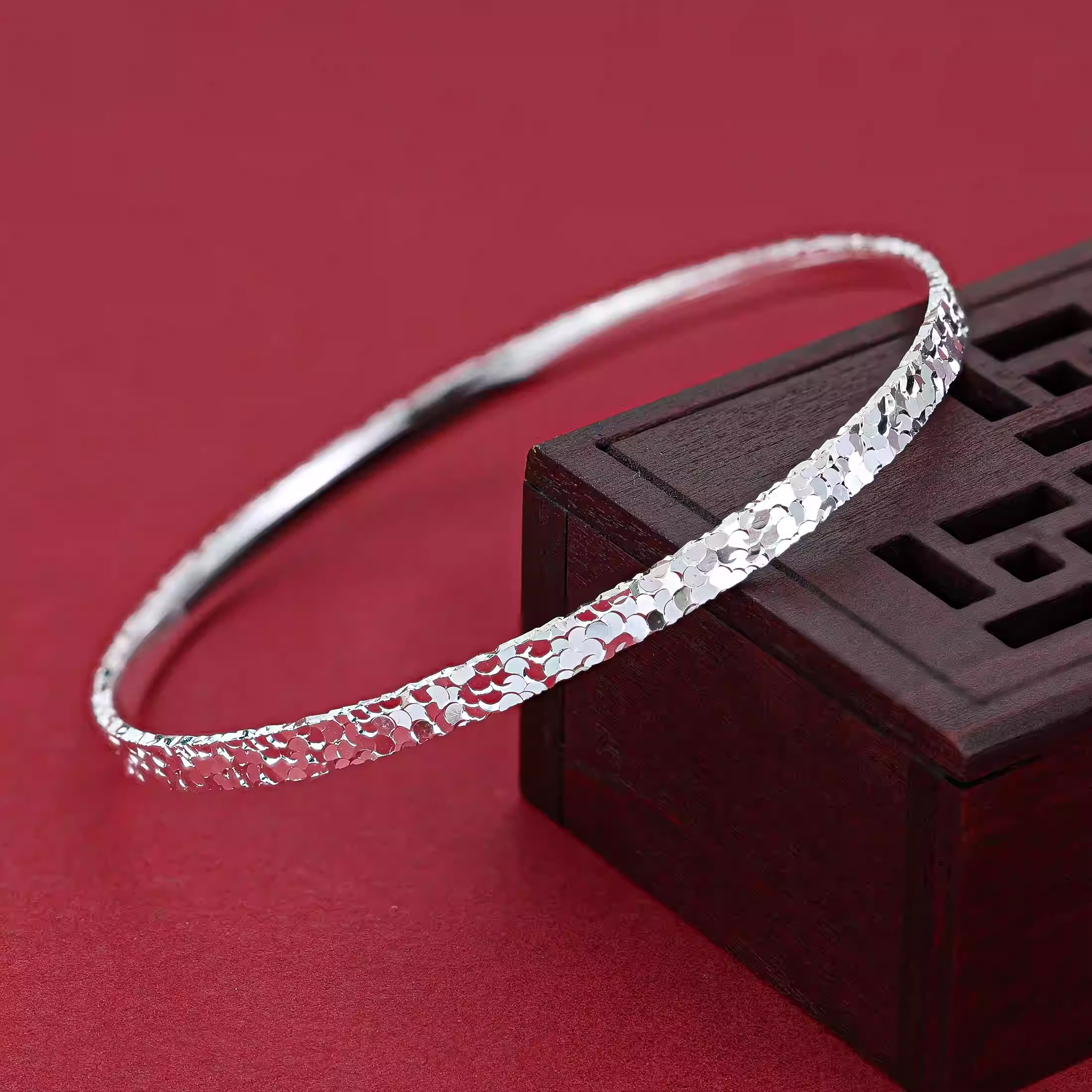 银饰999足银手镯女碎碎冰纹理简约设计感闭口手环时尚百搭饰品,淘宝优惠券,粉丝福利购,淘宝优惠卷