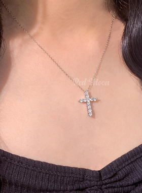银色锆石十字架爆闪吊坠轻奢项链
