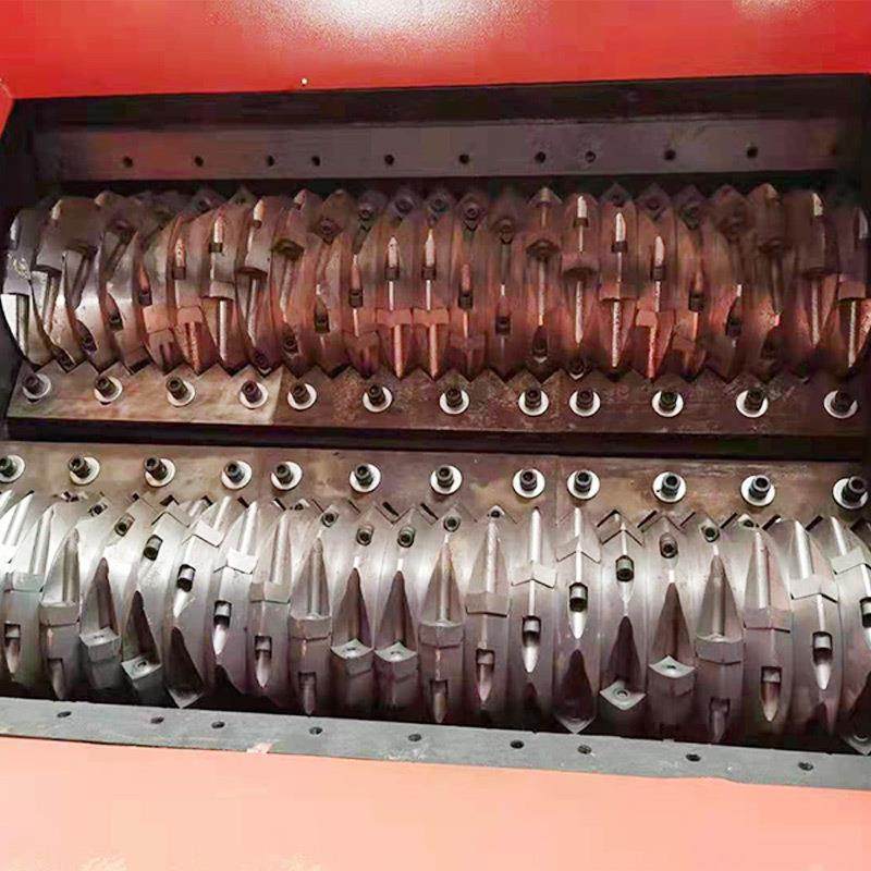 Large double-shaft shredder metal garbage single-shaft shredder chassis plastic wood crushing industrial scrap iron crushing