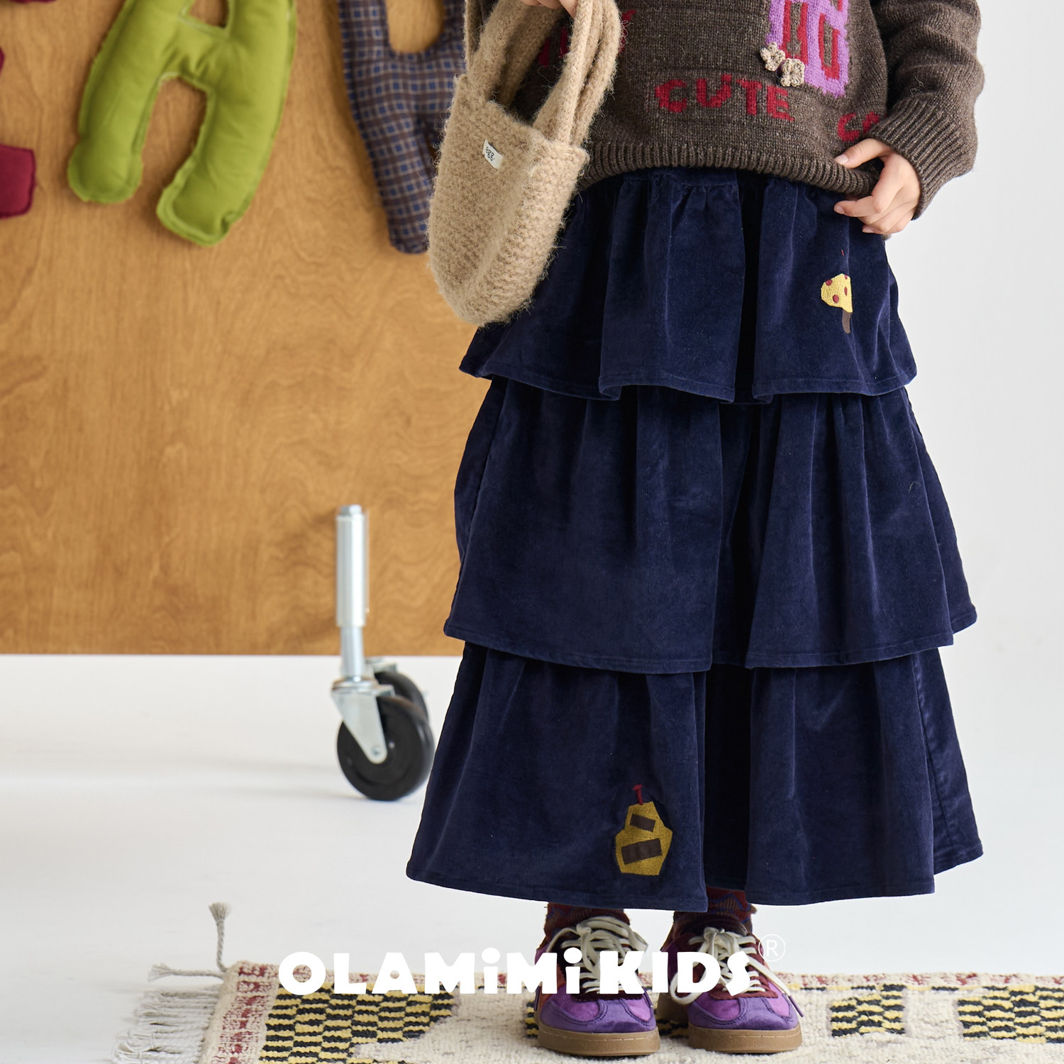 OLAMIMI儿童亲子2025冬新年复古夏加尔蓝刺绣灯芯绒荷叶边蛋糕裙,淘宝优惠券,粉丝福利购,淘宝优惠卷