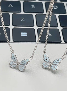 范琦蝶光项链女简约轻奢时尚新款蓝色发光灵动蝴蝶森系极光锁骨链