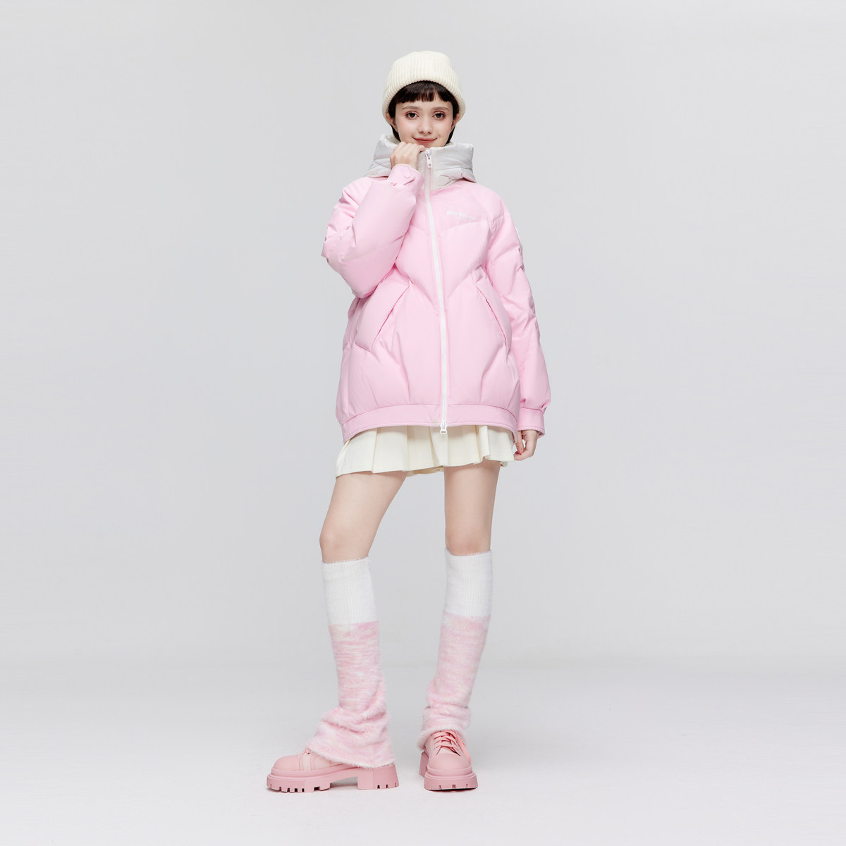 【户外推荐】波司登女士连帽加厚轻暖环保大廓形奶油色系羽绒服