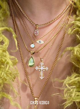 Chic Vibes 高级感~水滴形设计轻奢高级感复古湖绿色项链