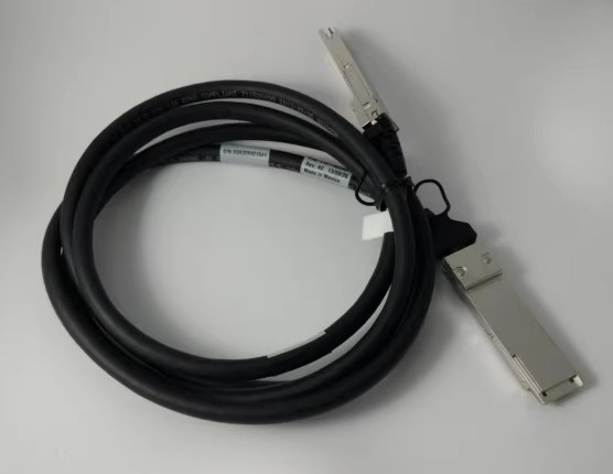 拆机原装NETAPP X6558-R6 112-00177 2米 QSFP 存储 SAS线 - 图0