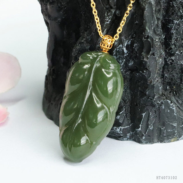 18K gold set with natural Hetian jade pendant Qingshui leaf jade necklace clavicle chain for women pure natural Qingshui material