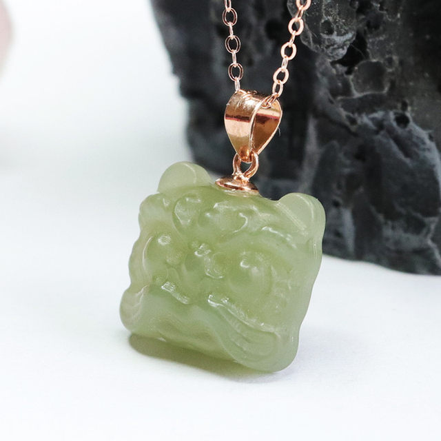 S925 silver inlaid natural Hetian jade pendant lake green lion awakening necklace jade gift girlfriend high-end sense of awakening lion pendant
