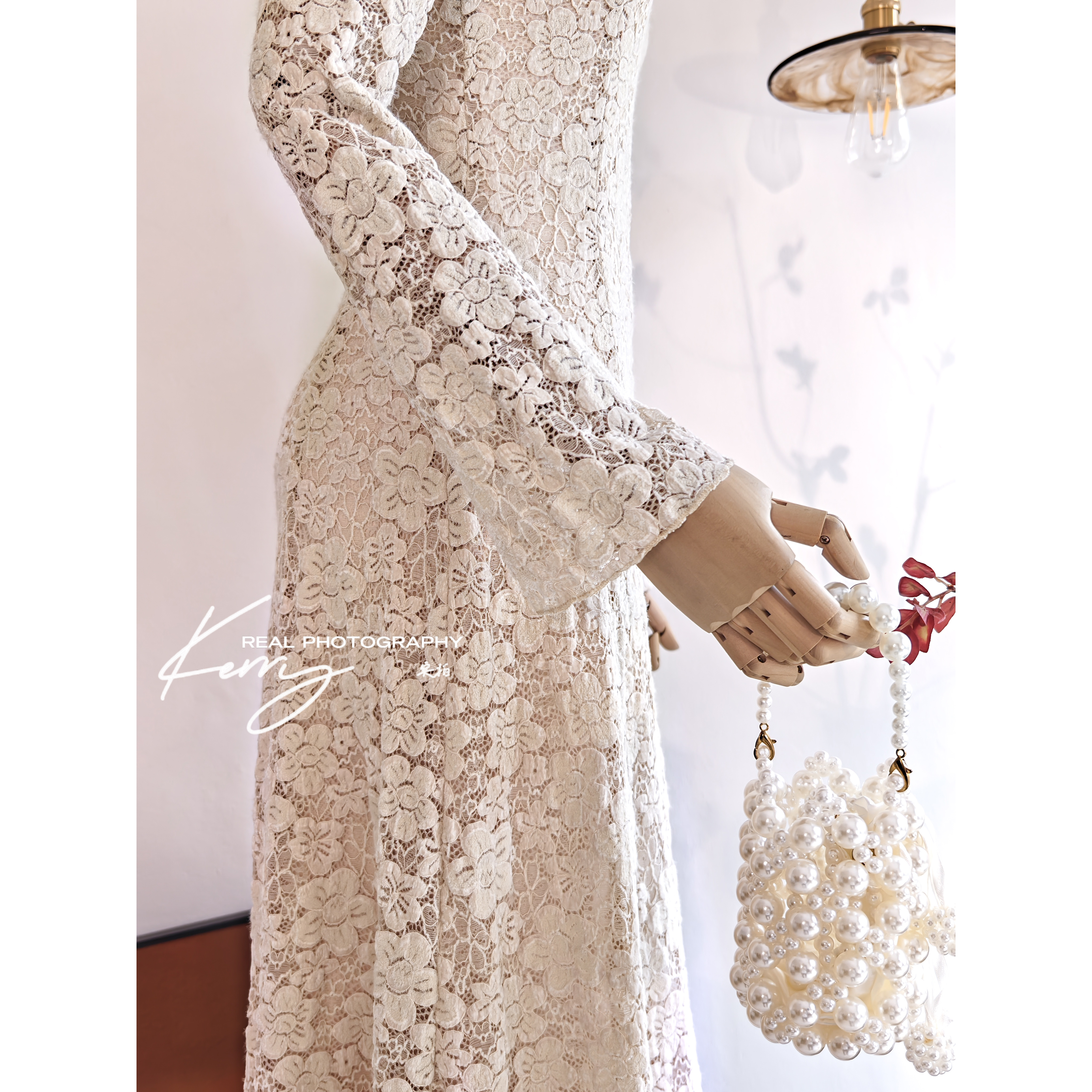 新中式立领盘扣白色连衣裙女长袖收腰内搭打底气质显瘦蕾丝冬长裙 - 图2