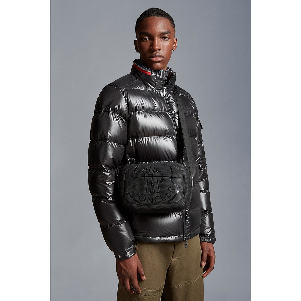 Moncler 盟可睐 男士 Cut 斜挎包 I209A5L00002M3267 - 图2