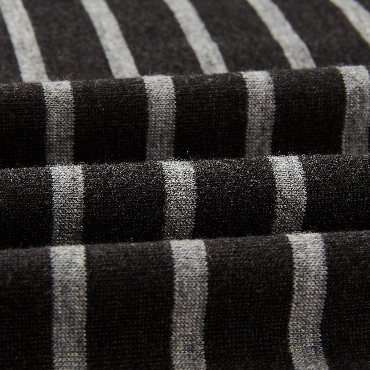 uti尤缇2025秋季新款 宽松条纹套头针织衫女休闲毛衫UL3D1185799 - 图2