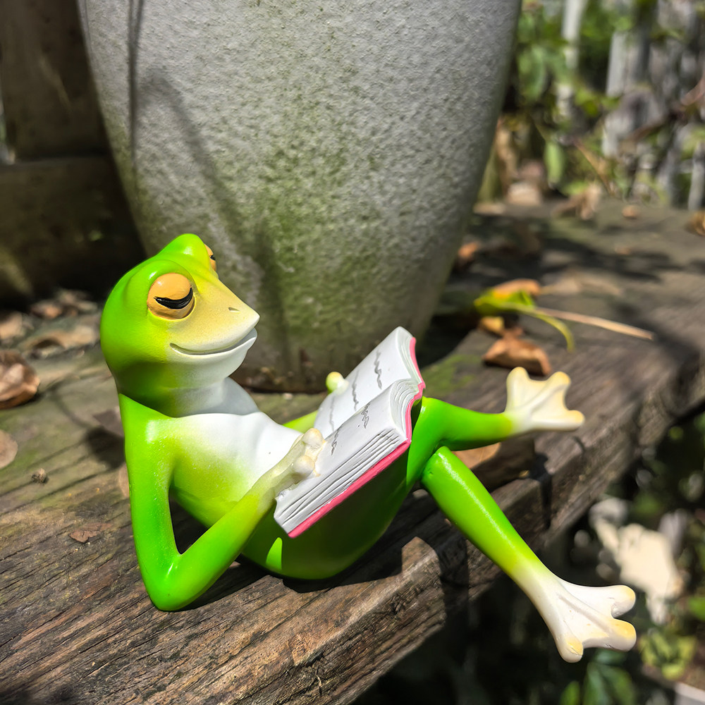 看书青蛙休闲沙滩躺摆件松弛感阳台电视柜造景布置装饰动物工艺品,淘宝优惠券,粉丝福利购,淘宝优惠卷