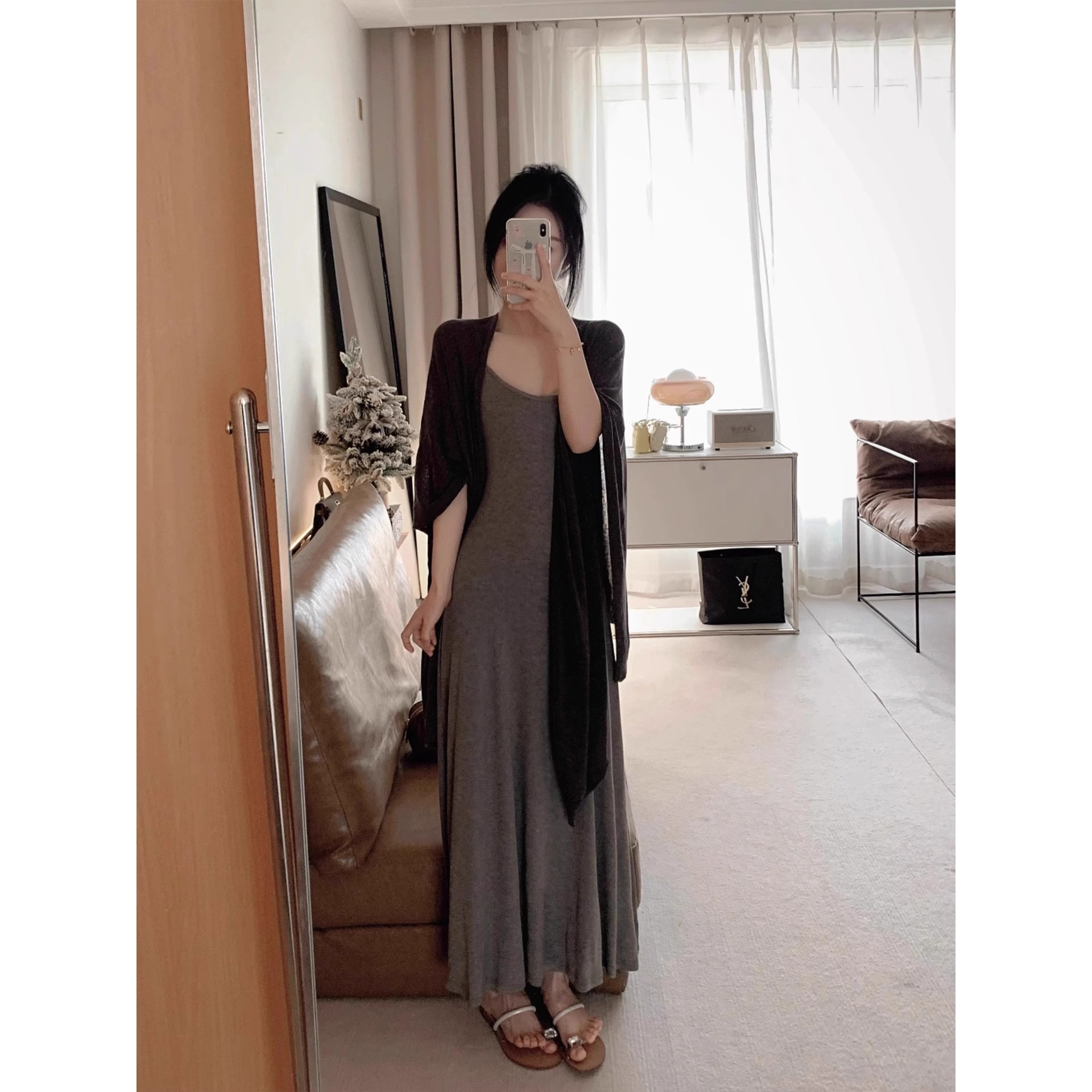 灰色冰丝中长款披肩防晒开衫女夏季吊带外搭针织空调罩衫薄款上衣 - 图2