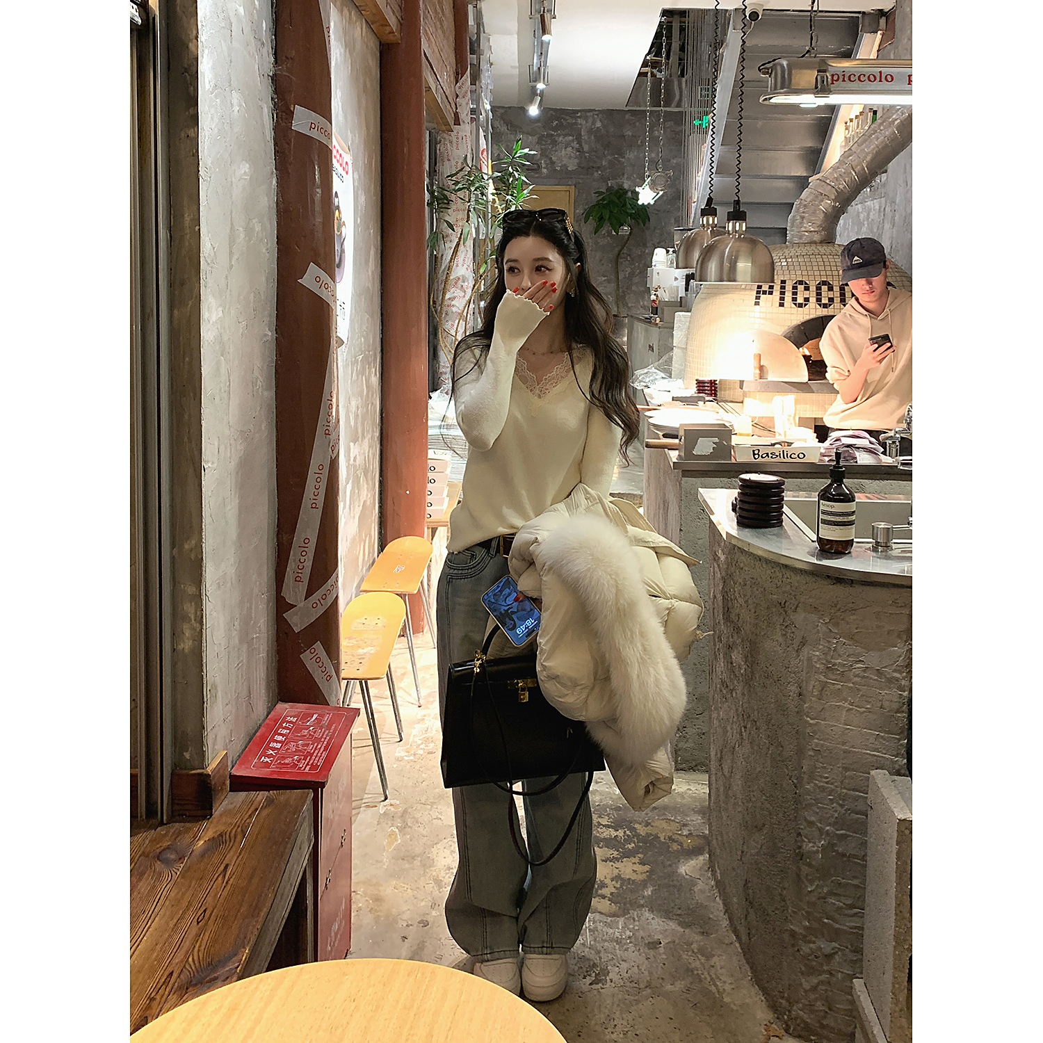 12/2  10AM 徐琳「乖乖打底」蕾丝边拼接v领修身木耳边打底衫上衣 - 图3