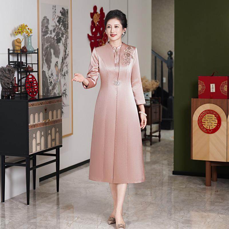 高级感喜婆婆婚宴冬装加绒中长款大衣外套结婚妈妈礼服旗袍套装裙