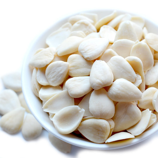 Chengde specialty peeled north and south almond slices 500g raw sweet almond tea, soy milk, boiled dew, baking and soup ingredients