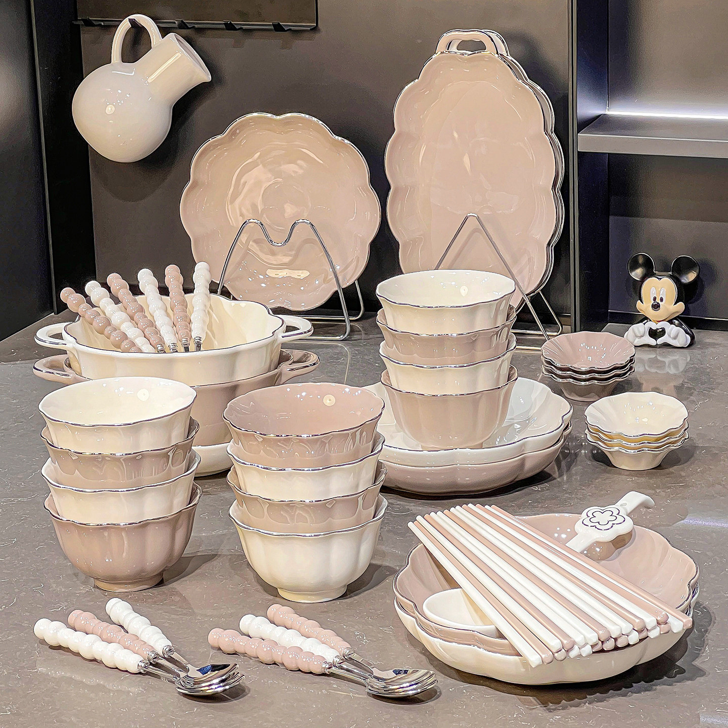 乔迁新居碗碟套装家用高颜值陶瓷碗盘碗筷2025新款釉下彩碗具餐具,淘宝优惠券,粉丝福利购,淘宝优惠卷