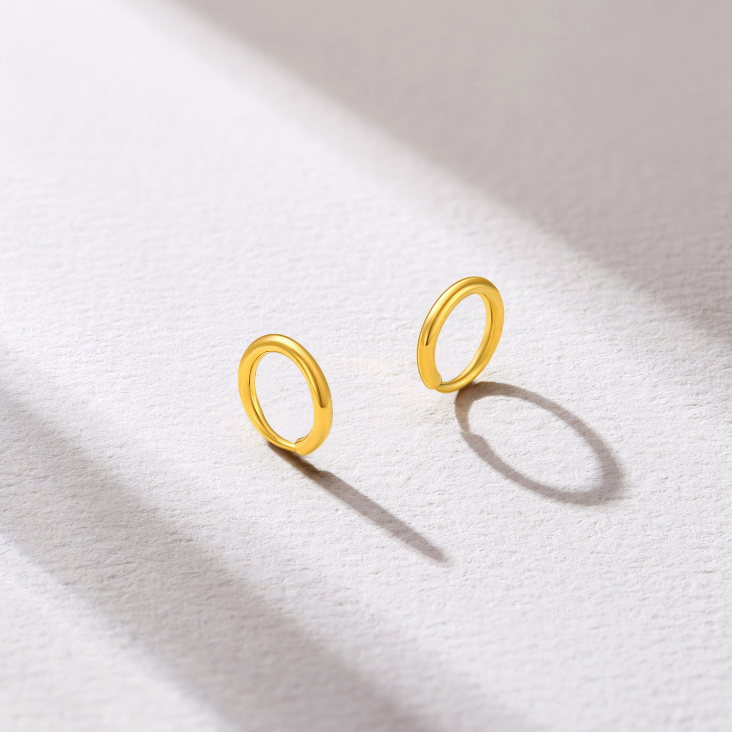 周大福经典简约圆环耳环足金黄金耳钉计价EOF153情人节礼物