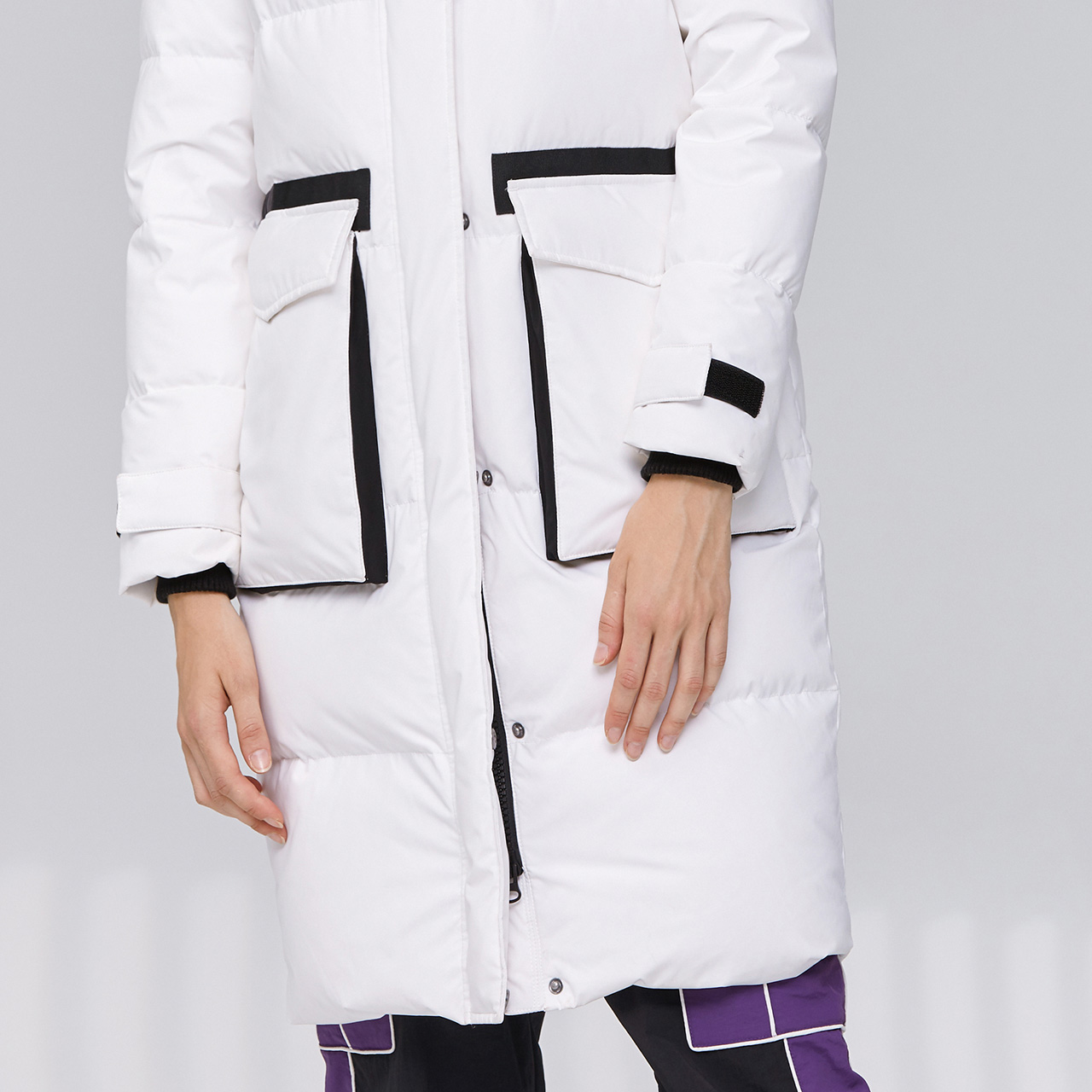 雪中飞 秋冬新款时尚潮流女士大贴袋中长连帽带毛领加厚羽绒服 2019 雪中飞 秋冬新款时尚潮流女士大贴袋中长连帽带毛领加厚羽绒服 2019
