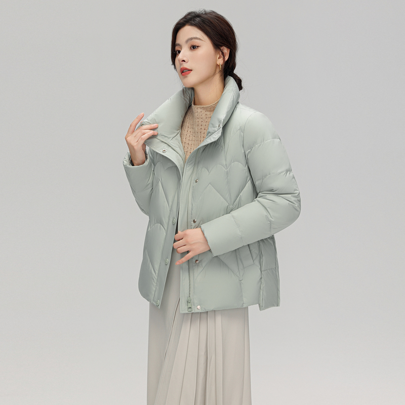雪中飞2025春新款短款立领休闲韩版小个子显瘦女式妈妈外套羽绒服