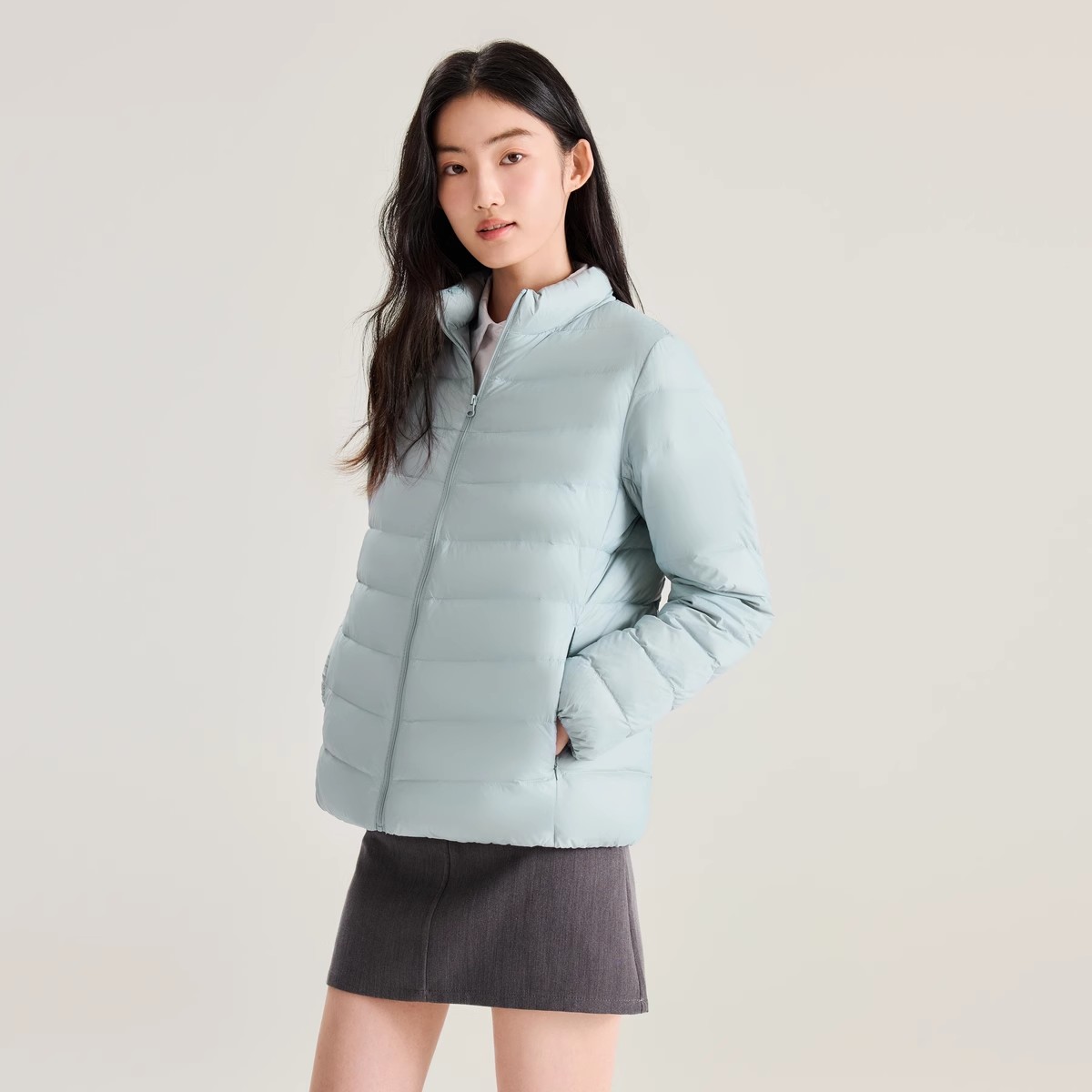 雪中飞2025春秋新款女士立领短款轻薄羽绒服修身休闲通勤居家简约