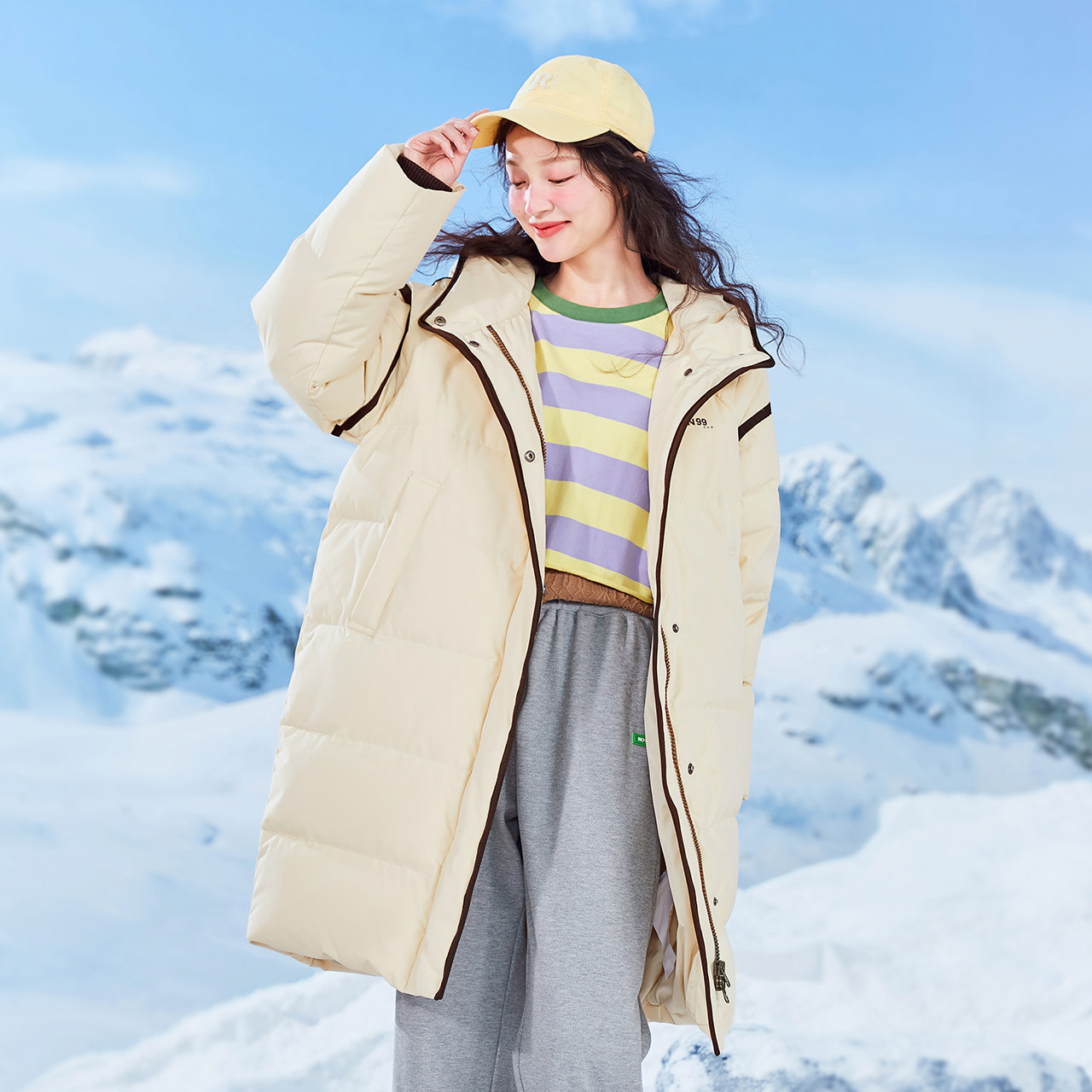 雪中飞冬季新款时尚休闲修身显瘦女士中长款防风羽绒服外套