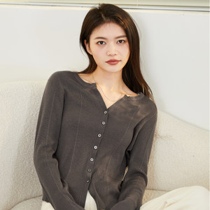 逸阳气质V领羊毛针织开衫女2024春新款修身显瘦长袖打底毛衫上衣