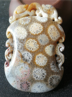 天然珊瑚玉雕件吊坠