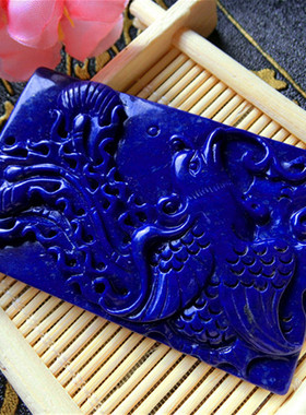 天然青金石精工雕刻吊坠