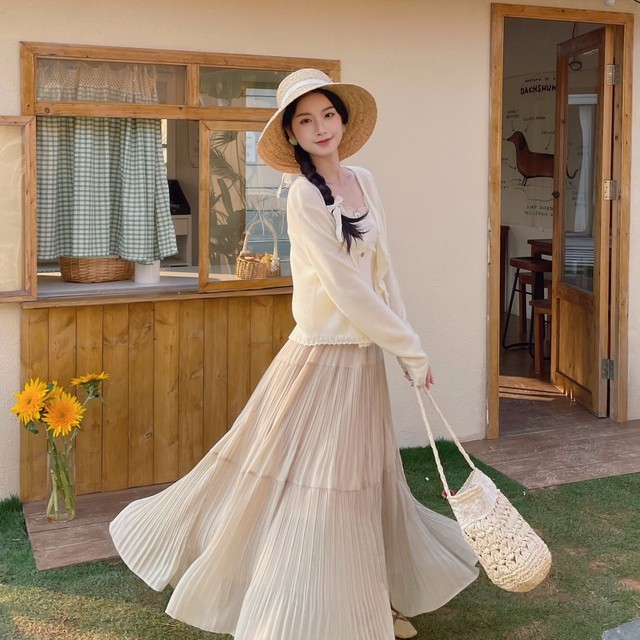 MOBAI gentle and versatile high-waisted slim A-line pleated skirt