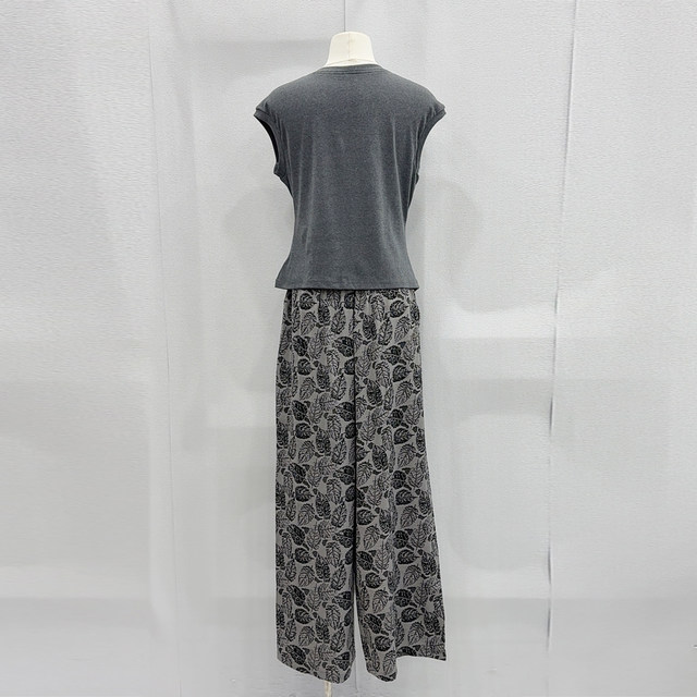 ເສື້ອຍືດ pleated ແບບເກົາຫຼີ ກາງເກງຂາກວ້າງສອງຊຸດ ຄົນອັບເດດ: ຂອງແມ່ຍິງ