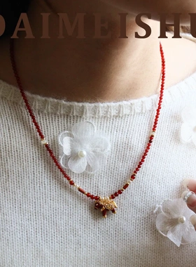 马年原创时尚复古精致红色滴油小马项链轻奢高级感本命年锁骨链女