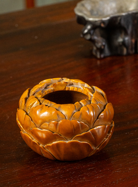 清代黄杨木雕莲瓣纹水盂