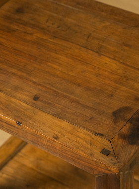 黄花梨马蹄腿四面平带屉方香几