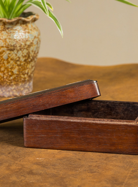 红木嵌螺钿狩猎图人物盖盒