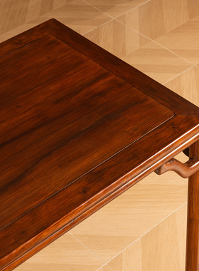 清代海南黄花梨圆包圆画桌