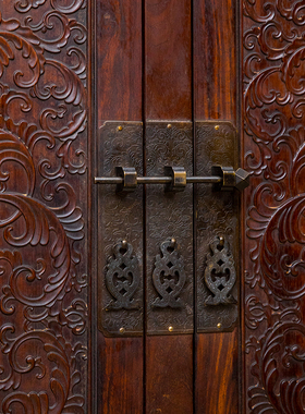 清代红木雕西番莲纹四件柜