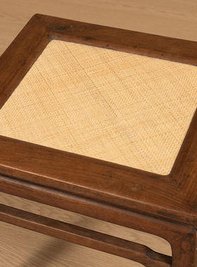 黄花梨束腰罗锅枨马蹄腿方凳