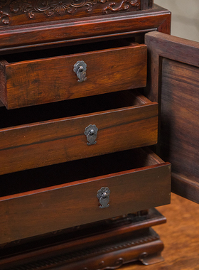 红木满雕蝠云纹带围栏须弥台座