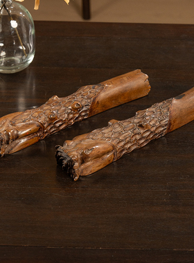 清代黄杨木雕松树纹随形镇纸