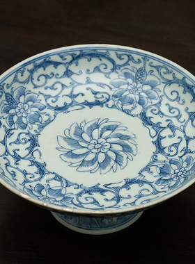 清代青花缠枝花卉纹高足盘