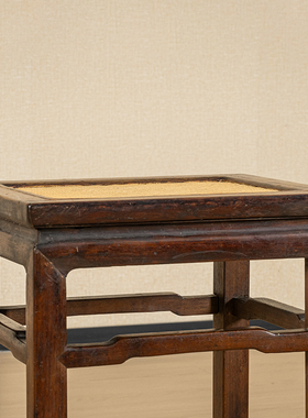 黄花梨束腰罗锅枨马蹄腿方凳