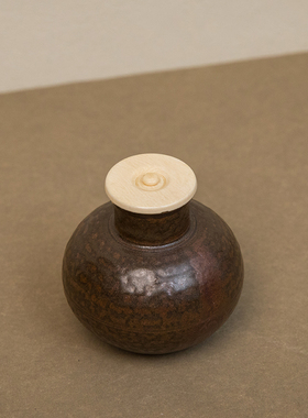 陶长颈鼓腹茶入家居摆件