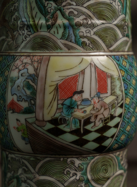 清代五彩鱼跃龙门花觚（一对）