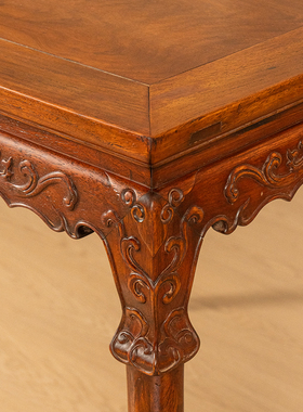 黄花梨螭龙纹霸王枨展腿方桌