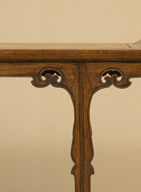 黄花梨插肩榫如意云纹翘头案