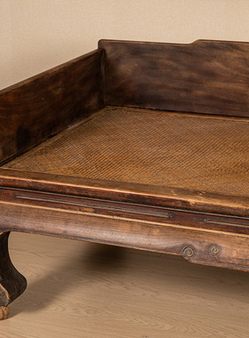 榉木云纹彭牙鼓腿三围屏罗汉床