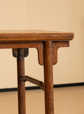 黄花梨镶瘿木面刀牙板平头案