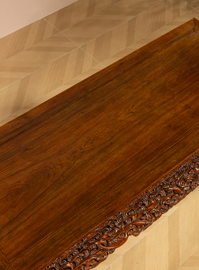 清中期海南黄花梨灵芝纹书桌