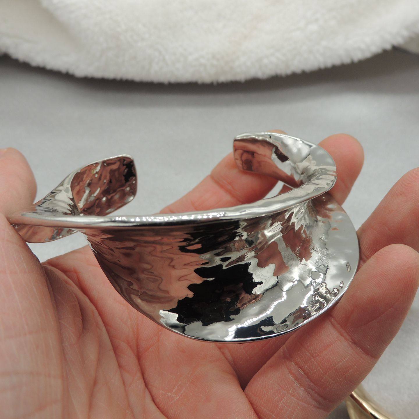 新款青岛欧美时尚百搭气质质感原单尾货异性夸张手镯Q54,淘宝优惠券,粉丝福利购,淘宝优惠卷